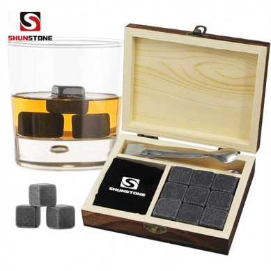 Diamant-Whisky-Steine ​​mit Gewohnheit gravierte Holz Geschenk-Box Großhandel Natur 100% Seifenstein Whisky Stein Customized Stein
