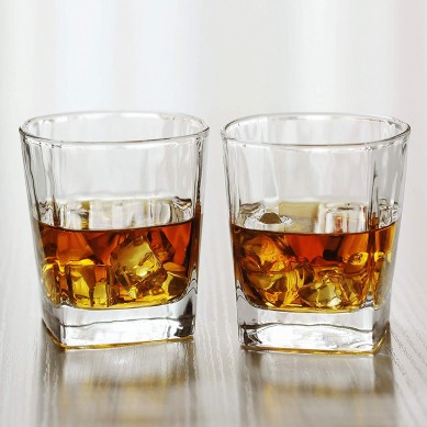 Whisky Glasses set of 2 Rocks Glass Old Fashioned Whiskey Glass Tumbler Bourbon Cognac Scotch Glasses Heavy Base Drinking Glasses for Serving