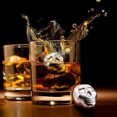 Skull Shaped stainless Whiskey Stones Chilling Reusable Ice Cubes for Whiskey Pack of 4