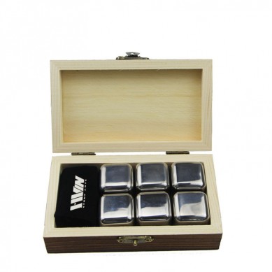 Steel migunani Ice persagi Stones Chilling karo tongs kanggo Whisky Wine Luxury Whisky Stones Gift Set Set of 6 Whisky