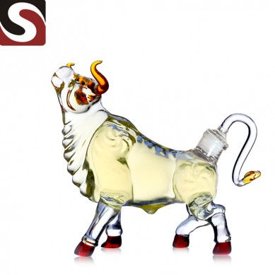 Manufactur standard Whisky Ice Stones -
 Fashion designed empty bull animal shaped glass spirit bottle  – Shunstone