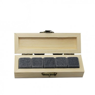 Popular 5 pcs of whiskey set Laser Logo Whisky Ice Cubes Wooden Box Whiskey Chilling stones for Amazon