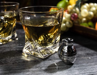 Special gift for wine lover Stainless steel  silver color Grenade Shaped Whiskey Stones Whiskey Chiller Rocks reused whiskey ice cube stone gift set