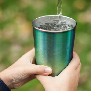 fremstilling af varmebestandige rustfri kop stål te-si fortykket glas vandkop regnbuefarve