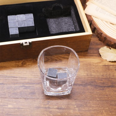 Amazon najlepiej sprzedający się zestaw upominkowy Square Whisky Glass, w tym kamień whisky w drewnianym pudełku dla mężczyzn