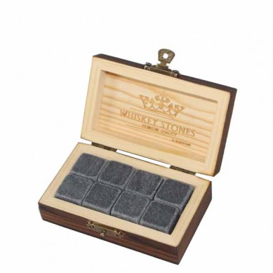 Billig Whisky Stones Gift Set med 8 stk i Natural trekasse og Velvet Bag til chill Drinks