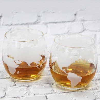 Etched World Globe Decanter for Liquor Bourbon Vodka with 2 Glasses Premium gift box Home Bar Accessories