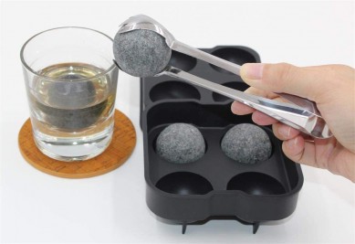 Amazion hot selling Reasonable price Reusable round shape Ice Cubes Chilling Stones and ice stone moulding gift set