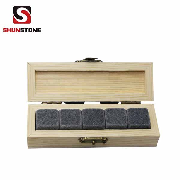 Good Quality Red Wine Gifts - Popular 5 pcs of whiskey set Laser Logo Whisky Ice Cubes Wooden Box Whiskey Chilling stones for Amazon – Shunstone