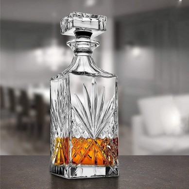 Crystal Decanter for Liquor Whiskey Bourbon 25 Oz Lead Free  Irish Cut design