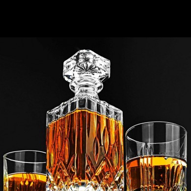 Crystal Decanter for LiquorCapacity 24 Oz With Square Stopper Packaged in Gift Box