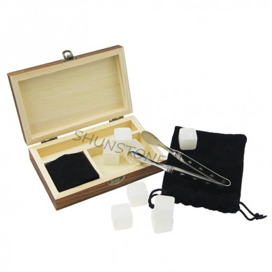 Factory Direct Whiskey Stones Gift Set with Customized Logo on Color Wooden Box Classic style square shape reusable ice cubes