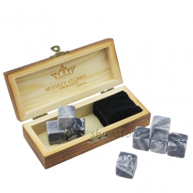 2019 New Product Hot Sells Premium Wholesale Whisky Ice Rocks Promotional Wooden Box Gift Set 8 pcs of Granite Whiskey Stones For Cool