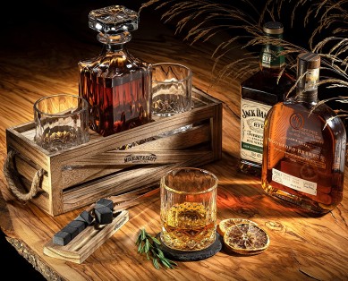 Amazion whisky stiennen kado set ynklusyf whisky karaf wynglês houten holder