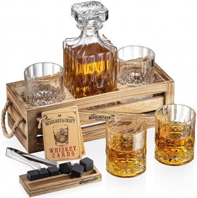 Coffret cadeau en pierre à whisky d'Amazion comprenant un porte-verre en bois pour carafe à whisky