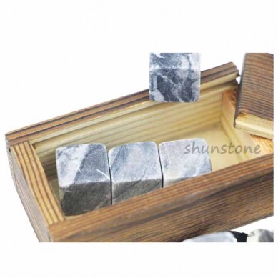 2019 New Product Hot Sells Premium Wholesale Whiskey Ice Rocks Promotional kotak kayu Gift Set 8 pcs Granite Whiskey Stones Untuk Cool
