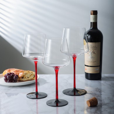 Wholesale Large Clear Crystal Goblet Burgundy Red Wine Glass 550Ml Drinking Red Stem Black Base Wine Glasses For Home Party