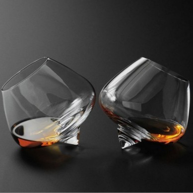 Wholesale Creative Personality Whiskey Tumbler Wine Glass Stemless Red Wine Glass Crystal Rotating Glass